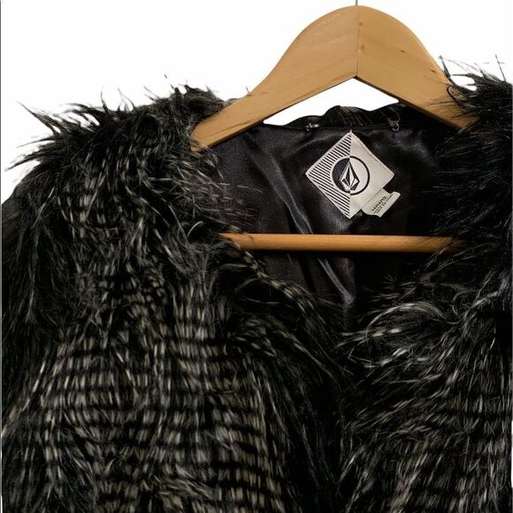 Volcom Black Fur Leather Jacket - Medium - Picture 5 of 8